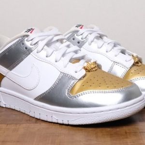 Nike Dunks